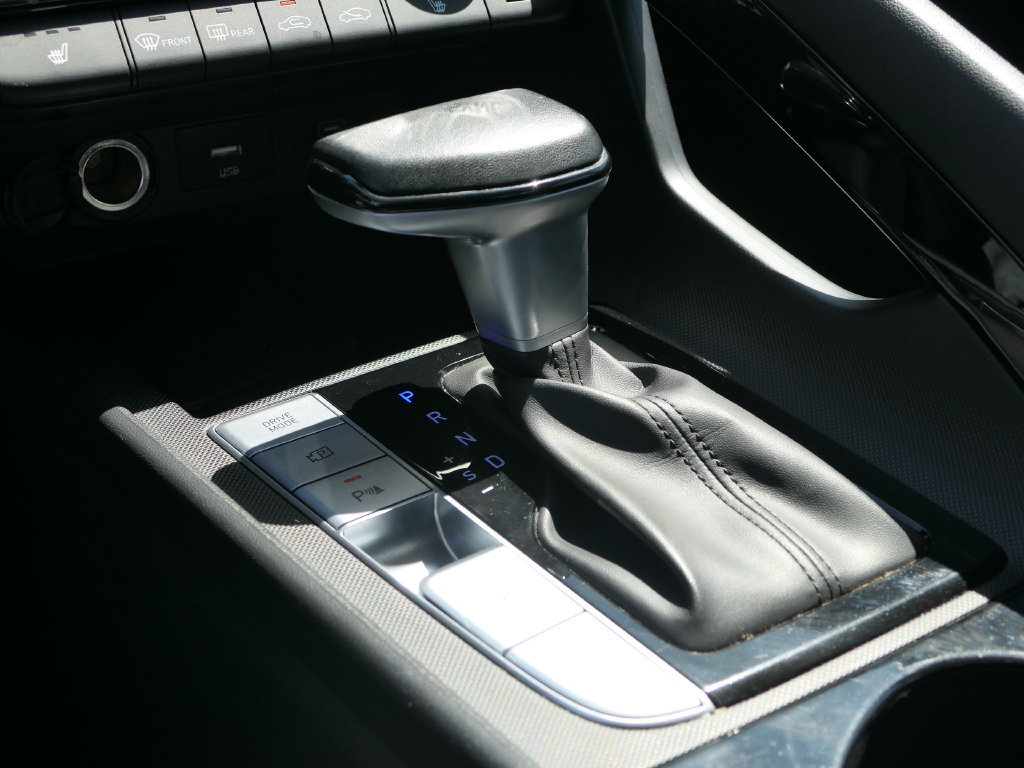 Used 2024 Hyundai Elantra Limited FWD image 18