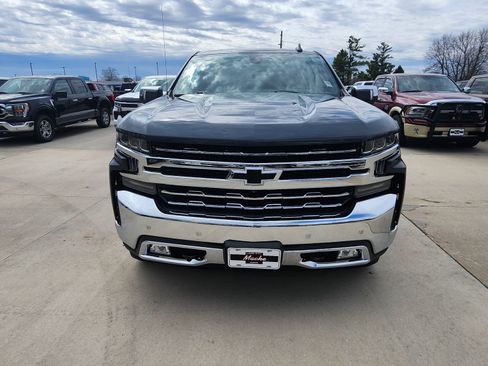 Used 2019 Chevrolet Silverado 1500 LTZ w/ LTZ Premium Package image 2