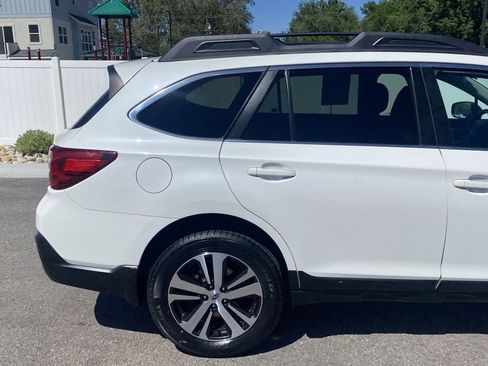 Used 2019 Subaru Outback 3.6R Limited w/ Popular Package #2 AWD/4WD image 6