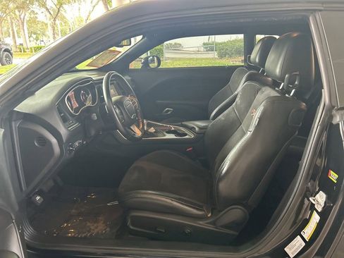 Certified 2015 Dodge Challenger R/T Plus image 5