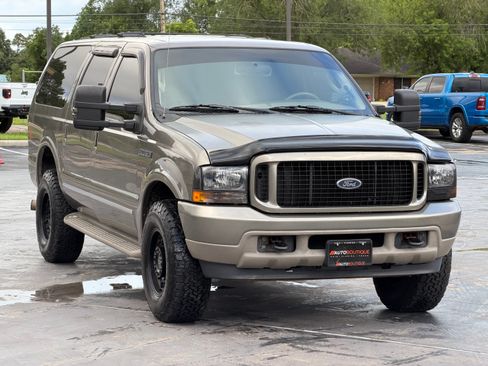 Used 2004 Ford Excursion Limited RWD image 3