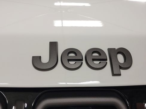 New 2026 Jeep Compass Latitude image 31