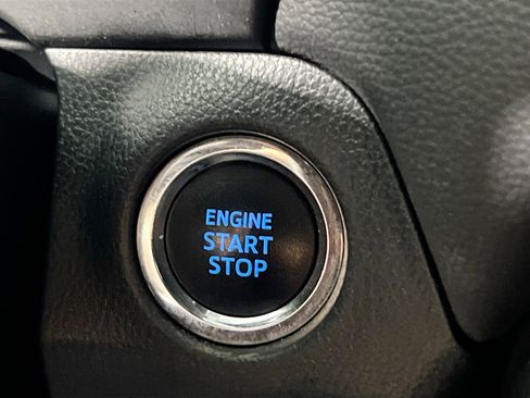 Used 2020 Toyota RAV4 XLE w/ Convenience Package image 24