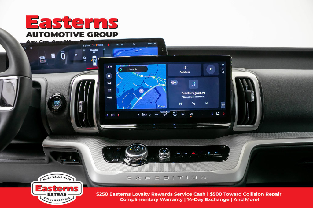 Used 2025 Ford Expedition Active AWD/4WD image 19