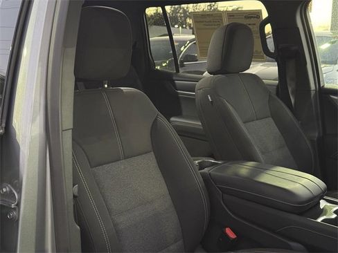 Used 2025 GMC Acadia Elevation image 20