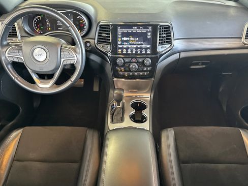 Certified 2022 Jeep Grand Cherokee Laredo X AWD/4WD image 13