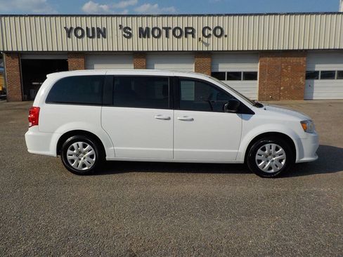 Used 2018 Dodge Grand Caravan SE w/ UConnect Hands-Free Group FWD image 6