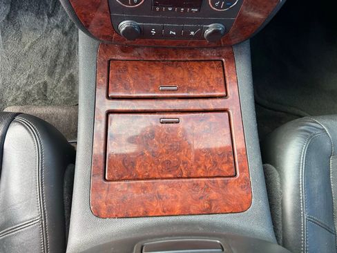 Used 2011 Chevrolet Avalanche LTZ image 30