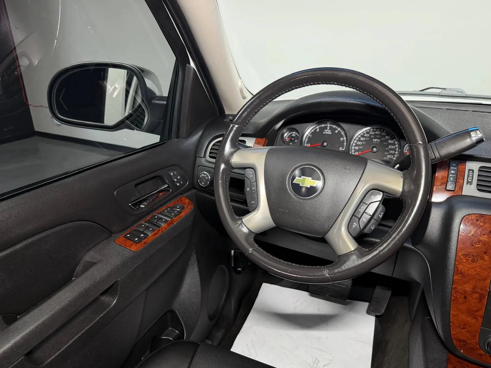 Used 2011 Chevrolet Avalanche LTZ RWD image 20