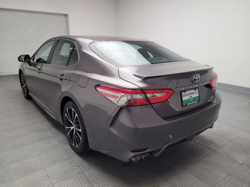 Used 2018 Toyota Camry SE image 6