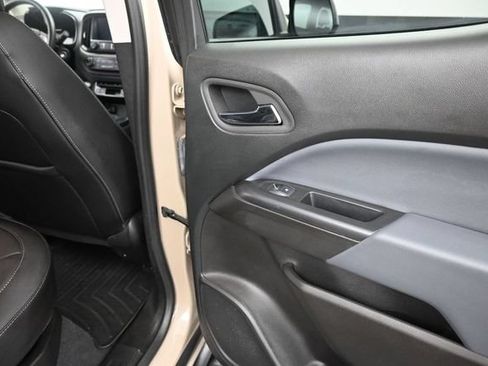 Used 2022 Chevrolet Colorado Z71 AWD/4WD image 21