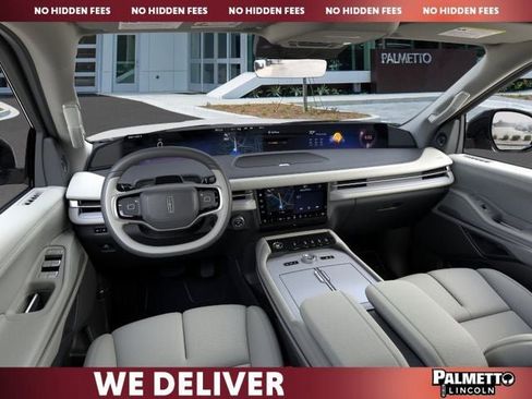 New 2025 Lincoln Navigator Reserve AWD/4WD image 9