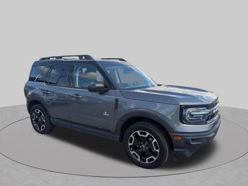 Used 2022 Ford Bronco Sport Outer Banks w/ Tech Package AWD/4WD image 2