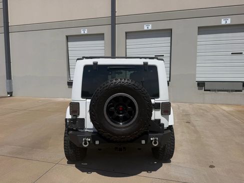 Used 2013 Jeep Wrangler Unlimited Rubicon w/ Connectivity Group image 8