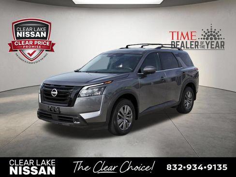 Certified 2025 Nissan Pathfinder SV w/ SV Premium Package FWD image 3