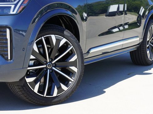 New 2026 Volvo XC90 B6 Plus w/ Protection Package Premier image 9