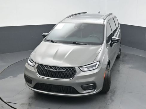 Used 2023 Chrysler Pacifica Limited w/ S Appearance Package AWD/4WD image 43