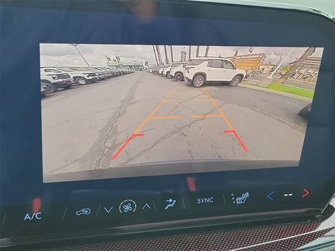 New 2026 Chevrolet Traverse Z71 image 9