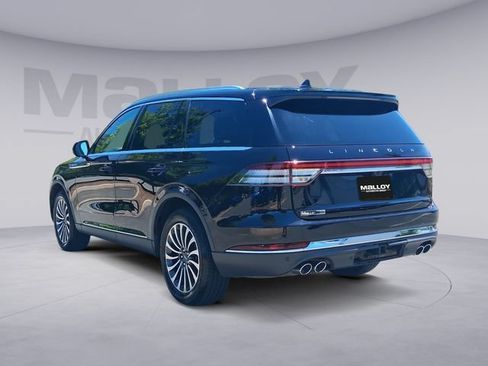 Used 2023 Lincoln Aviator AWD w/ Premium Package image 3