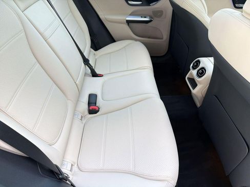 Used 2026 Mercedes-Benz GLC 300 image 29