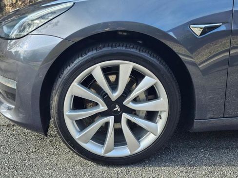 Used 2018 Tesla Model 3 Long Range image 17