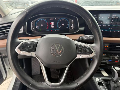 Used 2025 Volkswagen Jetta SEL FWD image 18
