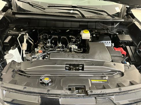 Used 2025 Nissan Pathfinder SV AWD/4WD image 35