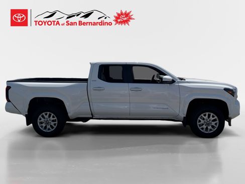 Certified 2025 Toyota Tacoma SR5 AWD/4WD image 6