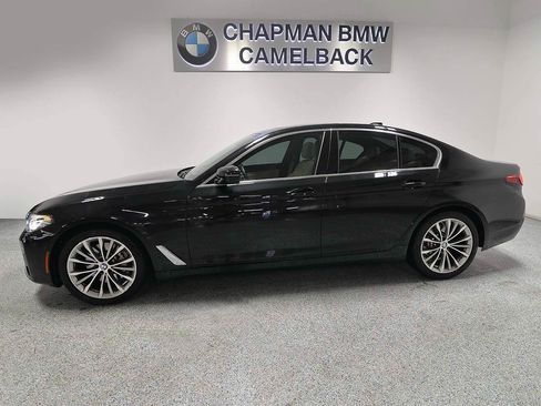 Used 2023 BMW 530i w/ Premium Package RWD image 3