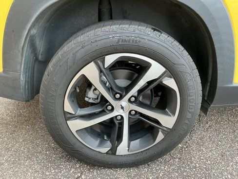 Used 2024 Chevrolet Trax RS w/ Driver Confidence Package FWD image 9