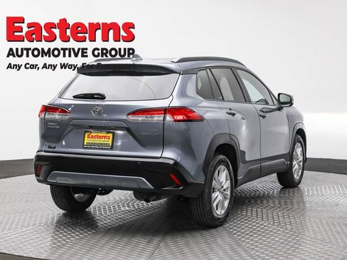 Used 2024 Toyota Corolla Cross LE image 5