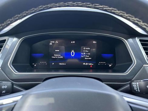 Used 2023 Volkswagen Tiguan SE R-Line image 13