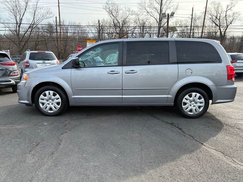 Used 2017 Dodge Grand Caravan SE w/ Power Window Group image 4