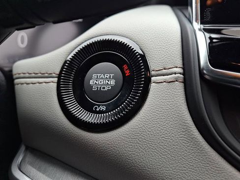 New 2026 Jeep Compass Limited w/ Sun, Sound & Navigation Group image 18