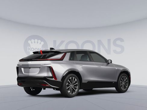 Used 2024 Cadillac Lyriq Sport w/ LPO, Floor Liner Package AWD/4WD image 4