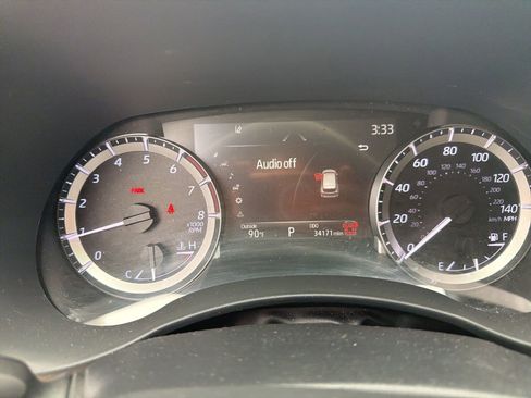 Used 2024 Toyota Highlander XLE FWD image 35