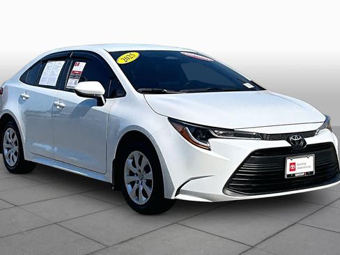 Certified 2025 Toyota Corolla LE FWD image 2