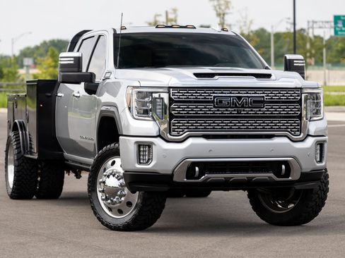 Used 2022 GMC Sierra 3500 Denali w/ Denali Ultimate Package AWD/4WD image 4