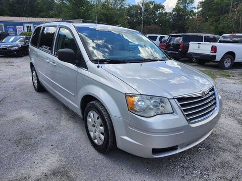 Used 2010 Chrysler Town & Country LX w/ PWR Window Group image 5