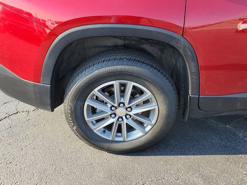 Used 2023 Chevrolet Traverse LT image 7