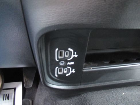 Used 2024 RAM 3500 Tradesman w/ Chrome Appearance Group image 30