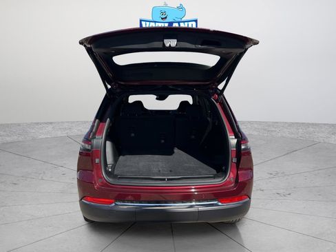 Used 2025 Jeep Grand Cherokee Laredo X w/ Luxury Tech Group I image 31