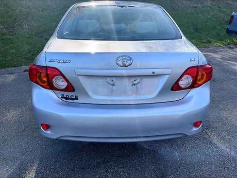 Used 2010 Toyota Corolla LE FWD image 7