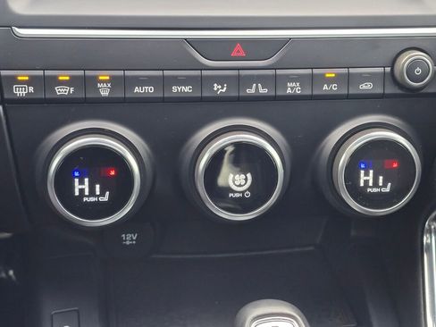 Used 2018 Jaguar E-PACE R-Dynamic HSE image 28