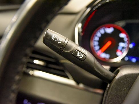 Used 2023 Chevrolet Traverse Premier w/ Redline Edition image 34