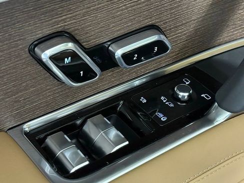 Certified 2025 Land Rover Range Rover SE AWD/4WD image 26