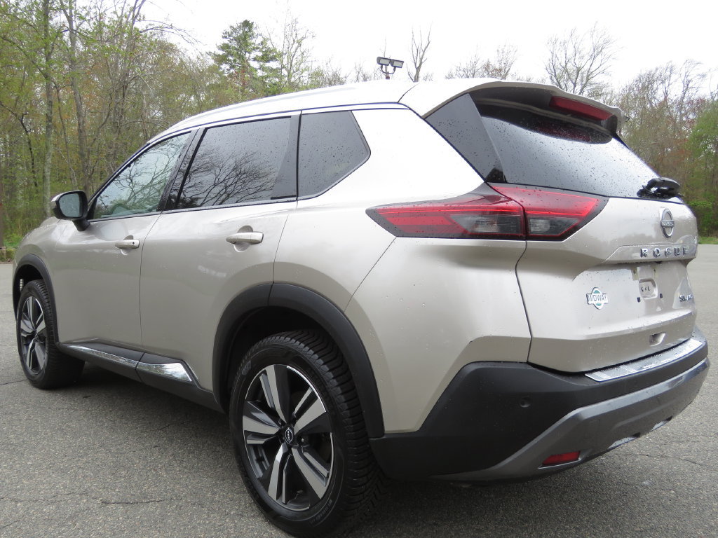 Used 2023 Nissan Rogue SL AWD/4WD image 7