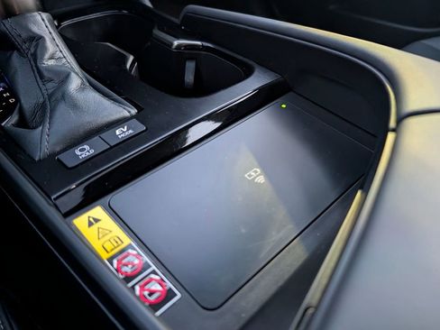 Used 2024 Lexus ES 300h w/ Premium Package image 32