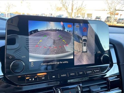 Certified 2025 Nissan Pathfinder SL image 19