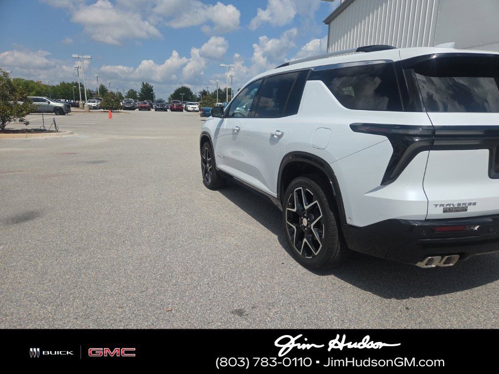 Certified 2026 Chevrolet Traverse High Country FWD image 5